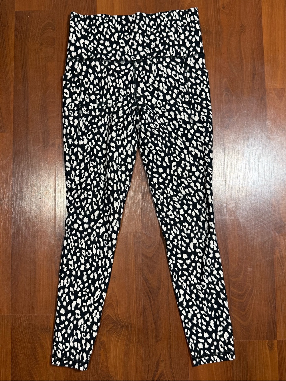 Athleta Black and White Leopard Print High-Rise Leggings 🔥🔥🔥